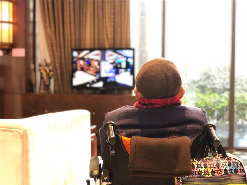 治病主要靠“硬扛”，老人为什么不敢去医院？