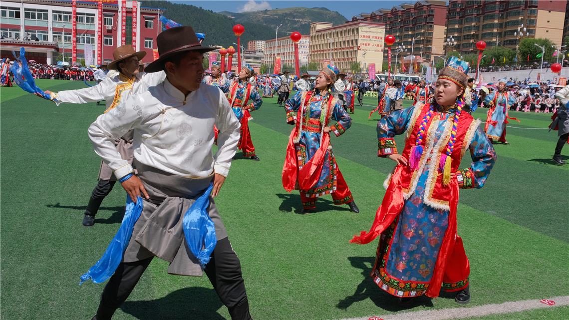 甘南迭部:"三大节会"演绎魅力迭部多姿多彩