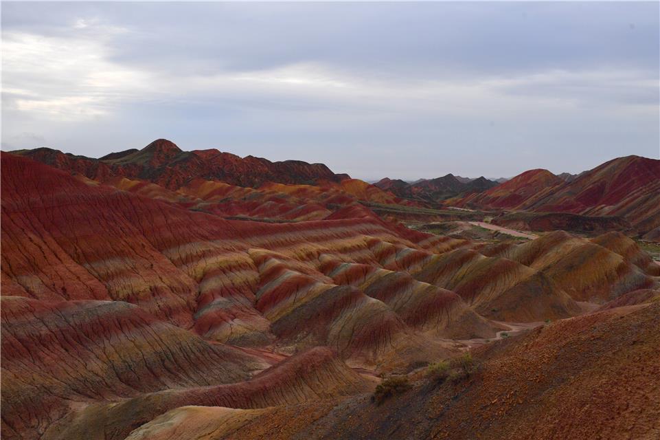 甘肃张掖七彩丹霞旅游区景色.