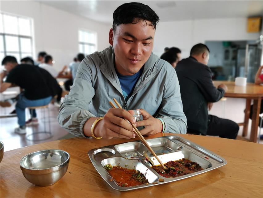 落实光盘行动,云南工地食堂有办法