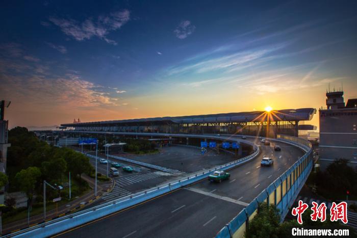 图为贵阳龙洞堡国际机场。机场集团供图