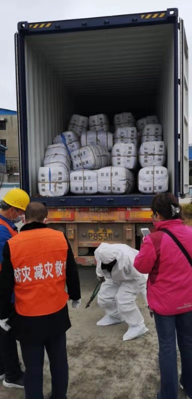 22600件棉大衣16500床棉被等物资抵鄂支援湖北省抗击疫情