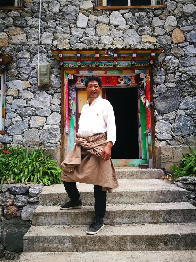 云南迪庆香格里拉市尼西乡幸福村：依靠生态旅游致富了，住户咧嘴笑了云南迪庆香格里拉市尼西乡幸福村：依靠生态旅游致富了，住户咧嘴笑了