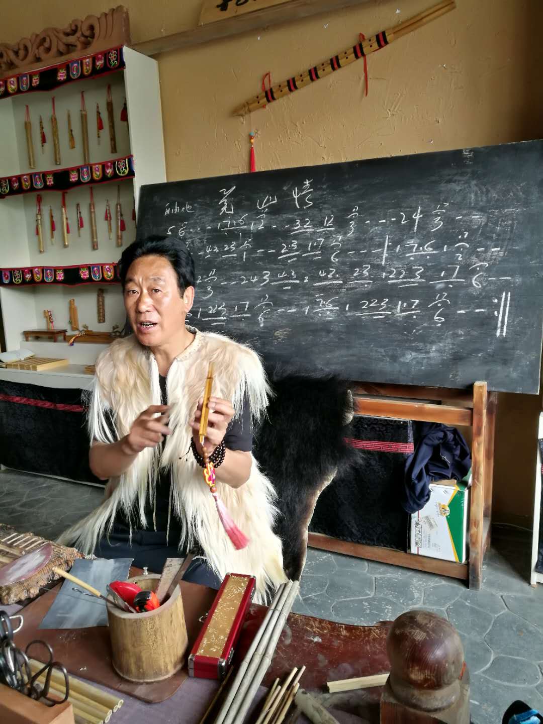 阿坝藏族羌族自治州茂县羌笛艺术传人何王金:让羌笛的魅力发扬光大