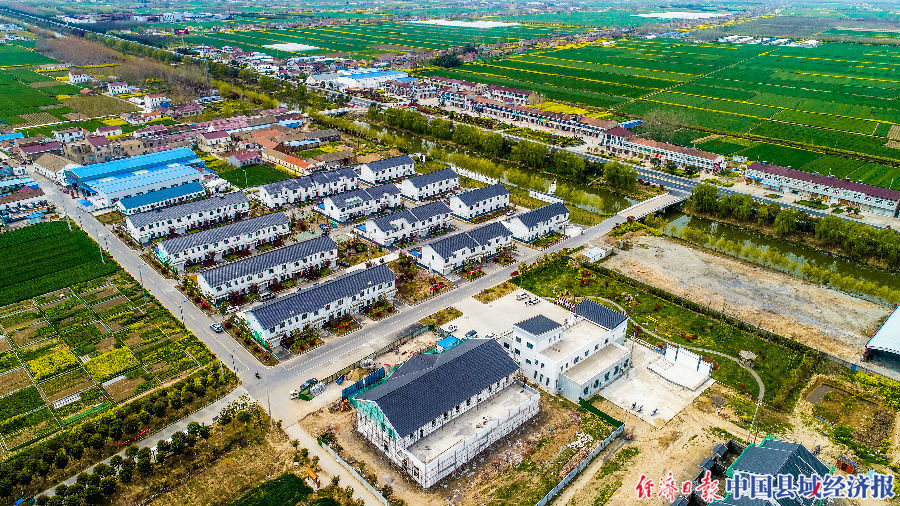 交通便利，配套设施完善的盘湾镇裕民新型社区。彭岭摄
