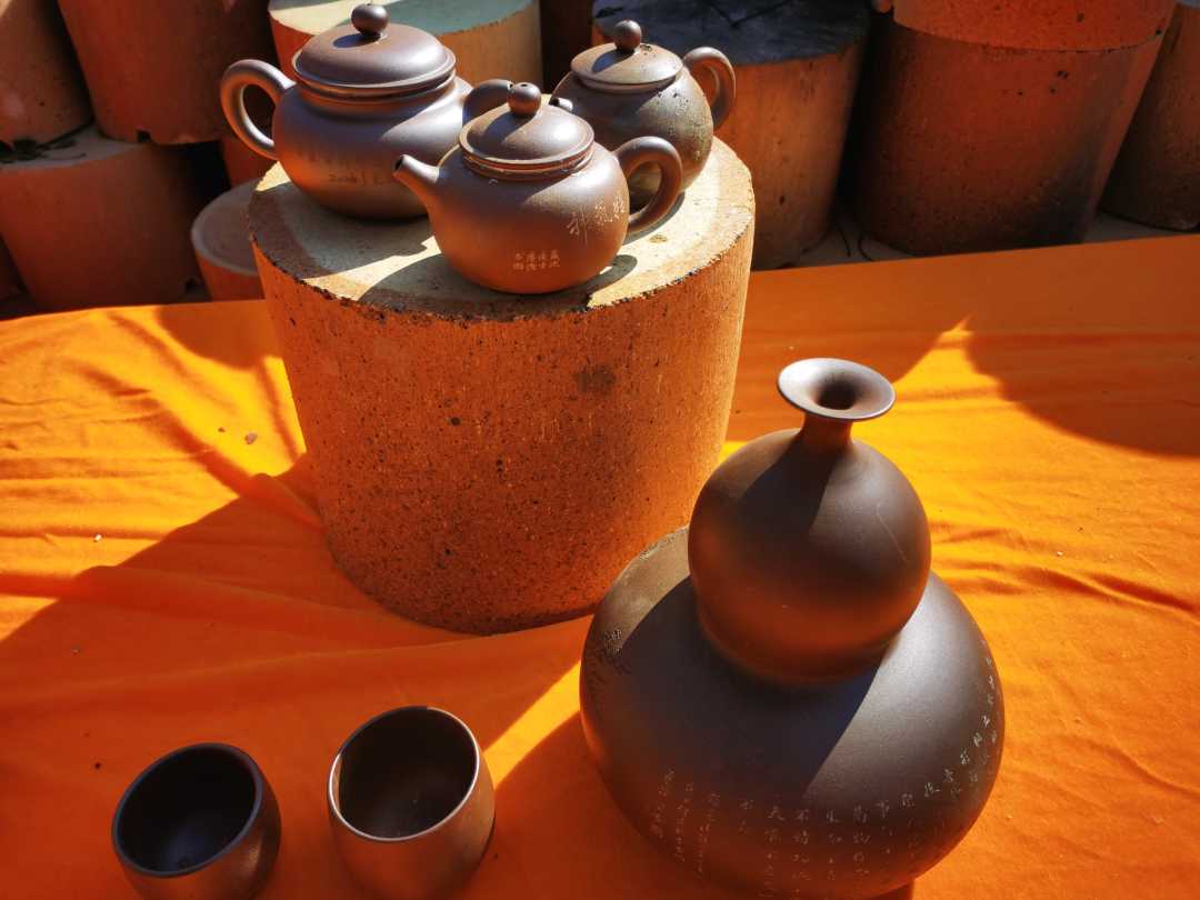 广西钦江古龙窑开窑 6000多件坭兴陶作品出窑"迎新"