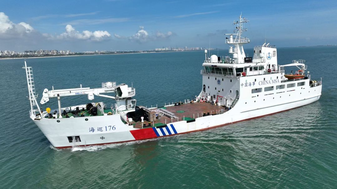 图为大型航标船“海巡176”轮。资料照片