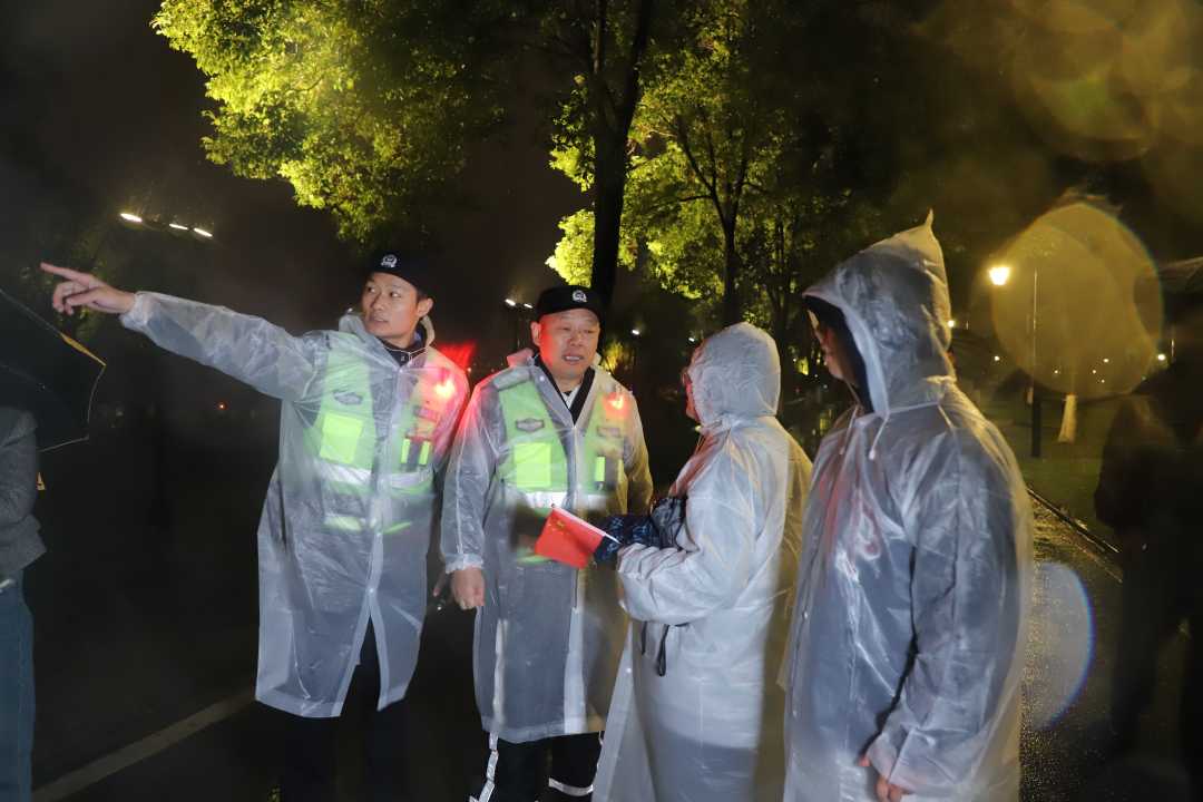 图为湖北警方在活动现场执勤。资料照片