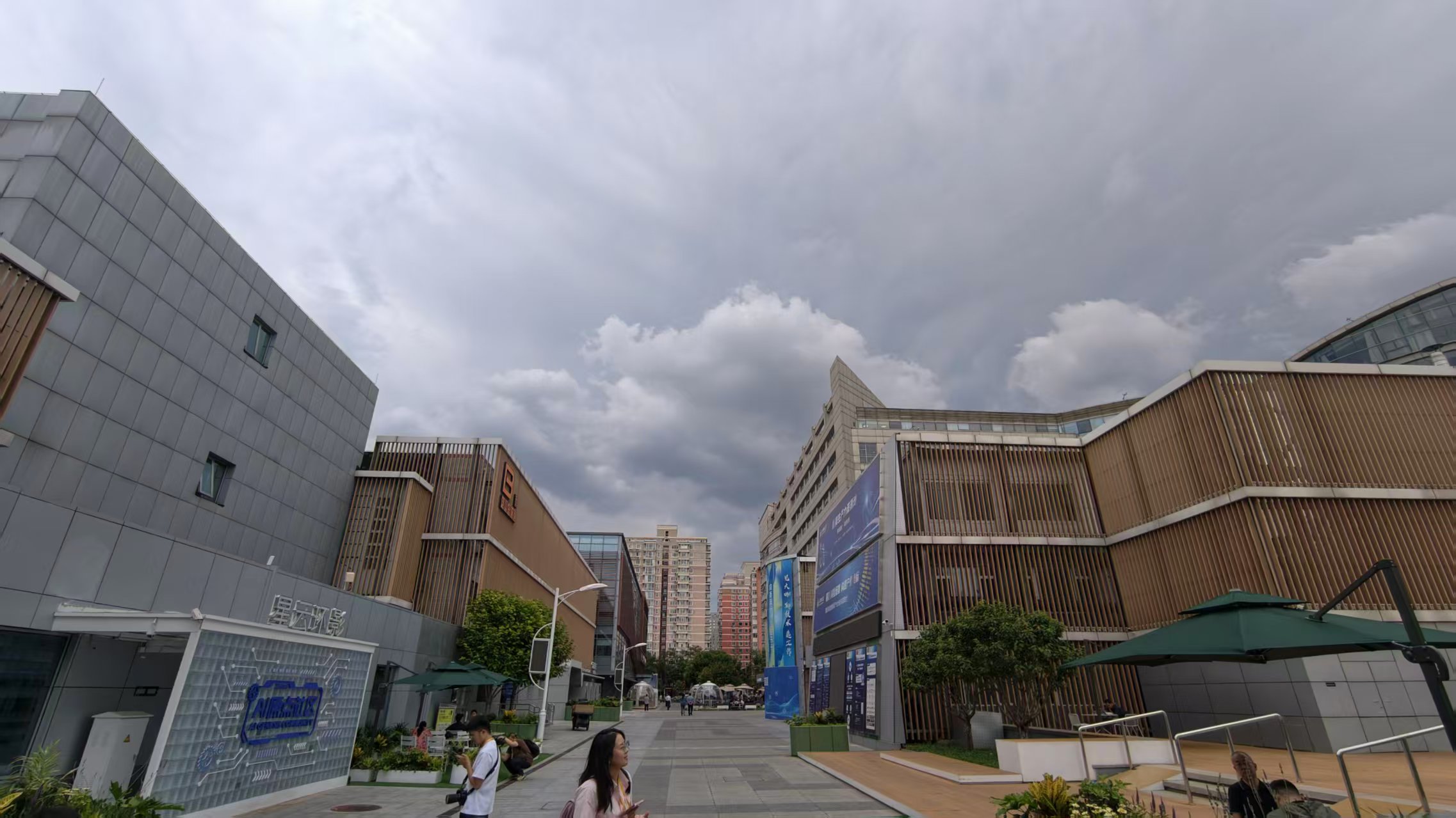 漫步原点社区大街.jpg