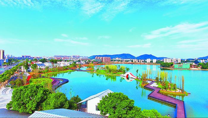 整治后的长沙后湖碧波荡漾。 岳麓轩摄(中经视觉) 整治后的长沙后湖碧波荡漾。 岳麓轩摄(中经视觉)